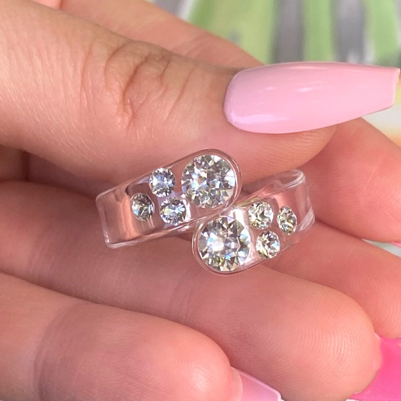 Acrylic Twist Ring With Swarovski Crystals, Transparent Clear Modern Ring - Picture 5 of 12